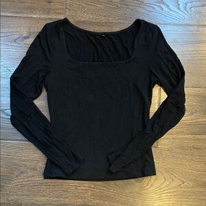 Women's Black Long Sleeve Top